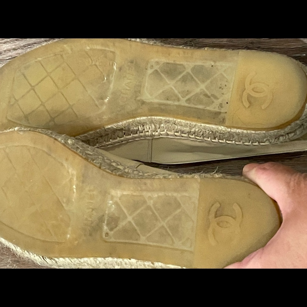 Authentic CHANEL leather espadrilles - Picture 5 of 7